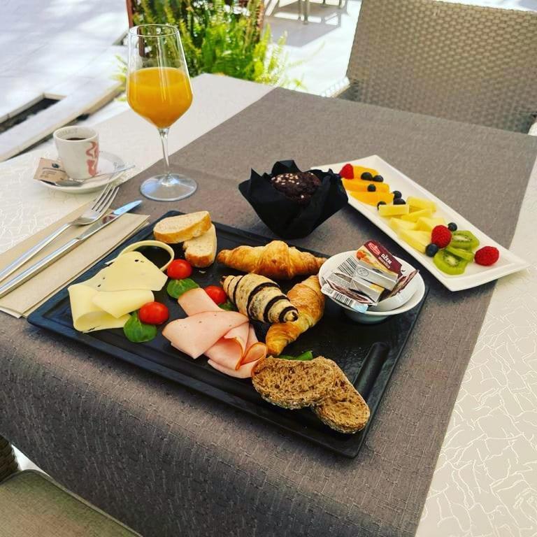 Center Luxury Rooms 3 Сплит Экстерьер фото